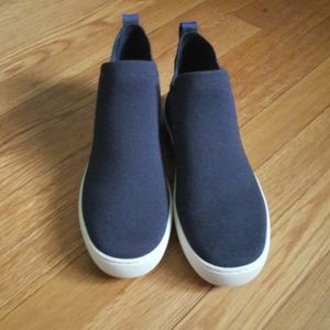 EUC size 9 Chelsea boot